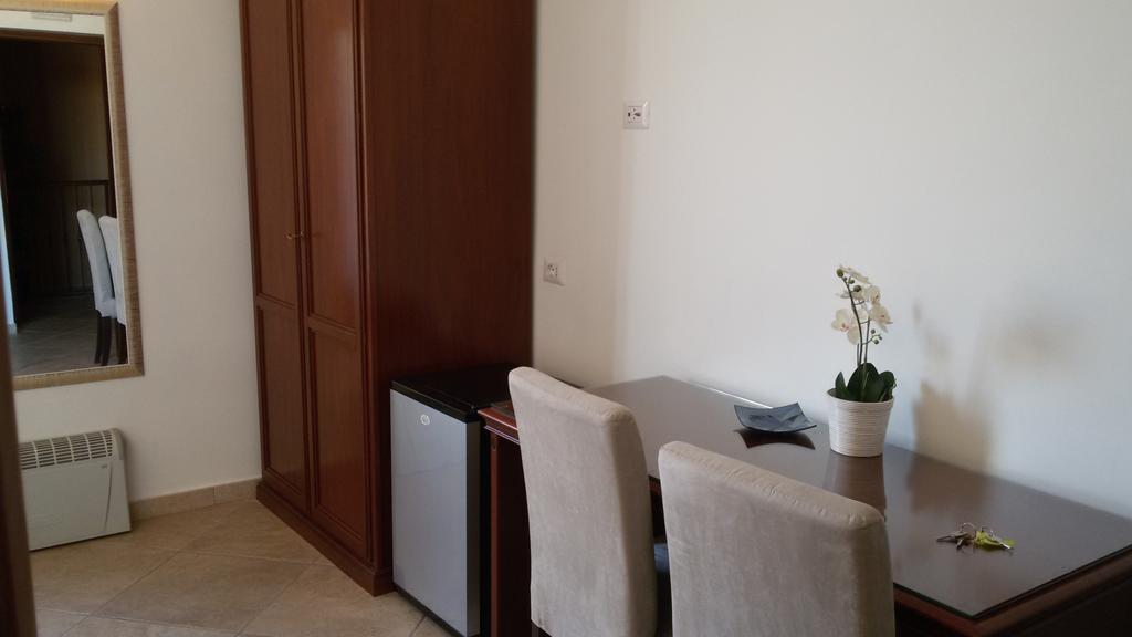 Mrs Julie Guesthouse Рим Стая снимка