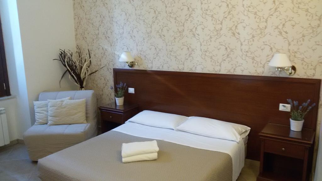 Mrs Julie Guesthouse Рим Стая снимка