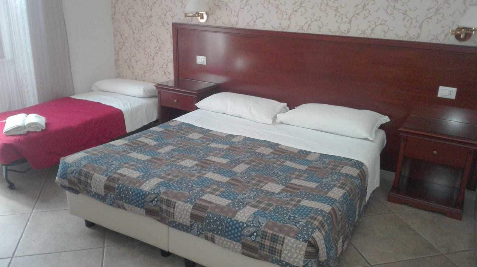 Mrs Julie Guesthouse Рим Екстериор снимка